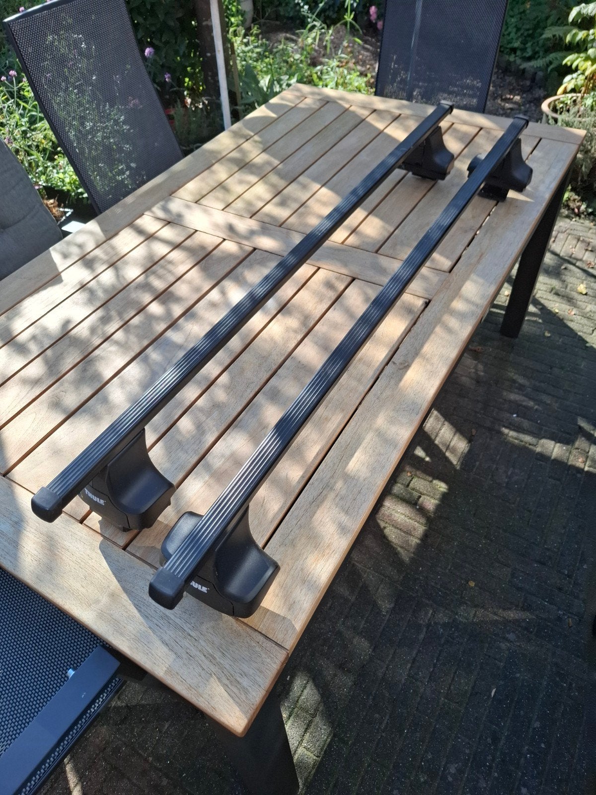 Thule dakdragers compleet met sleutels, 136cm, Auto diversen, Ophalen, Zo goed als nieuw
