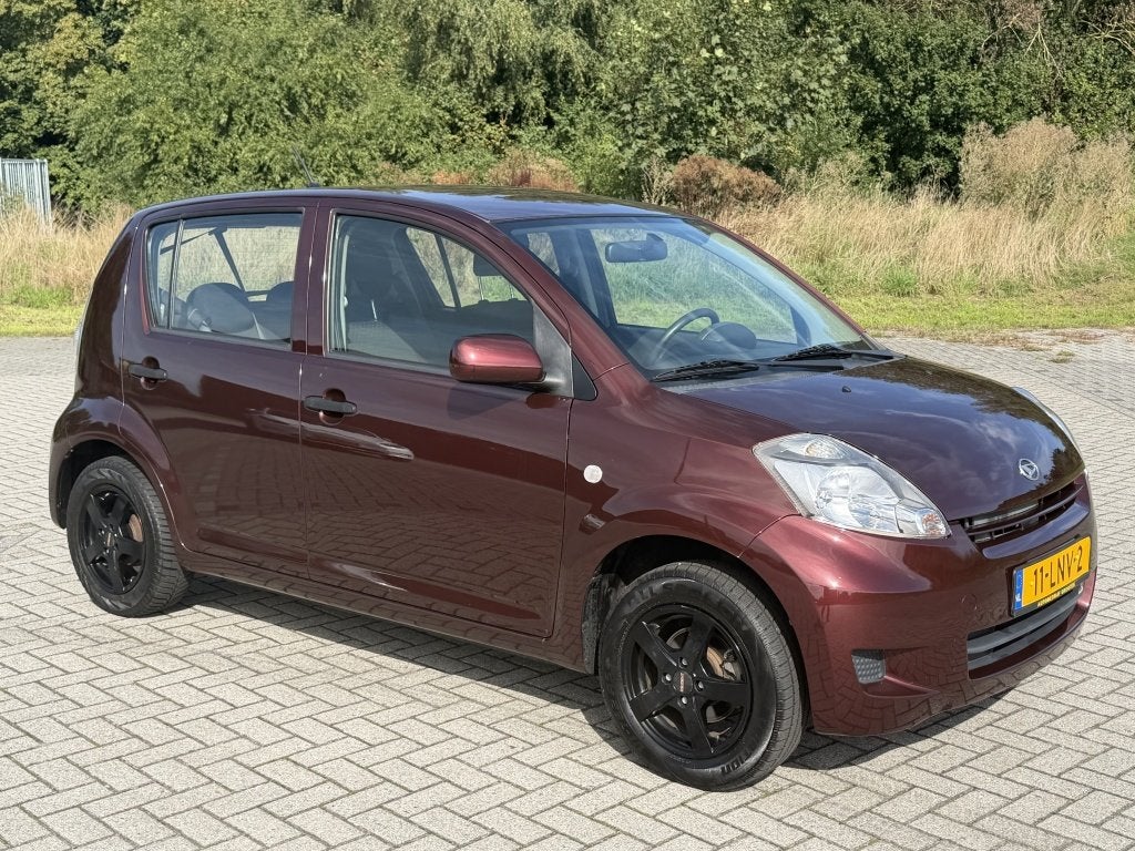 Daihatsu Sirion 2 1.3-16V 84.150 km nap apk:6-2027, Auto's, Daihatsu, Metallic lak, Gebruikt, 31 €/maand, 4 cilinders