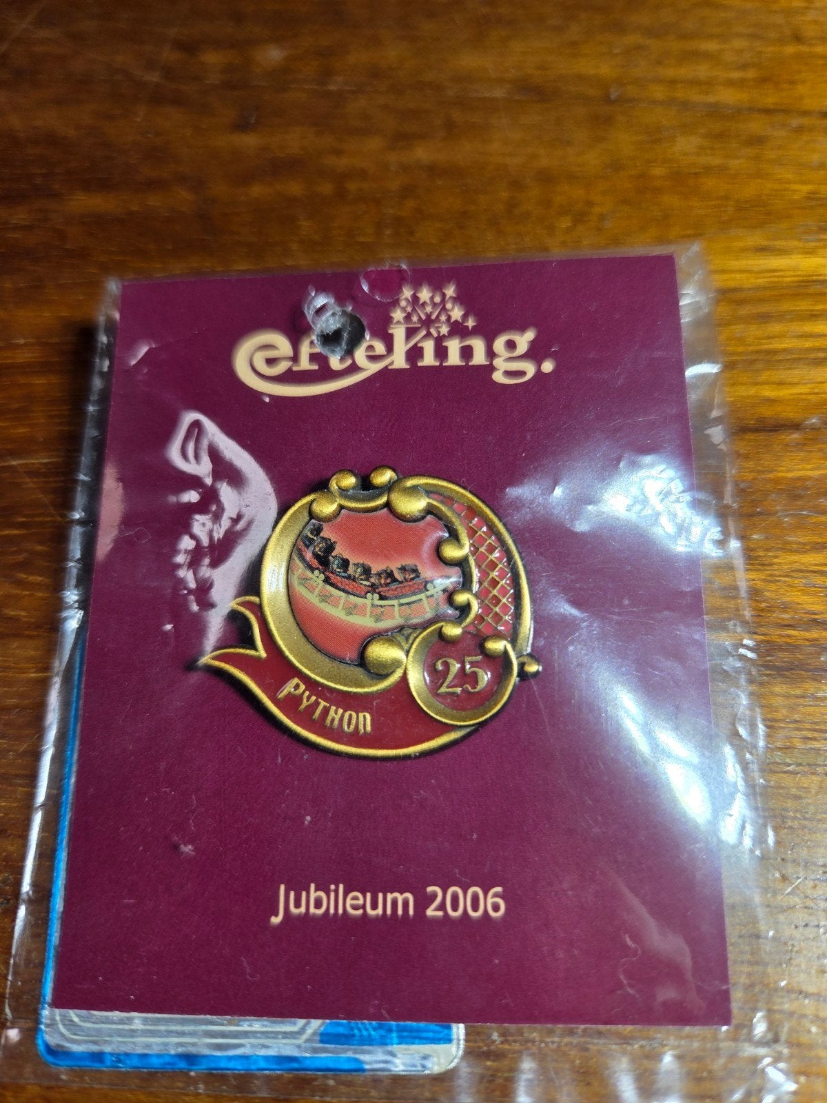 Efteling Python 25 Jaar Jubileum Pin 2006, Ophalen of Verzenden, Nieuw, Button of Speldje