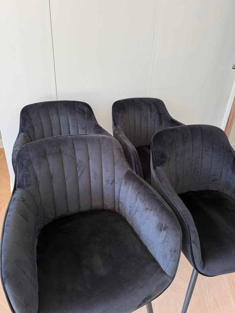 Zwarte Velvet eetkamerstoelen Kwantum, Huis en Inrichting, Ophalen, Minder dan 75 cm, Zo goed als nieuw, Stof