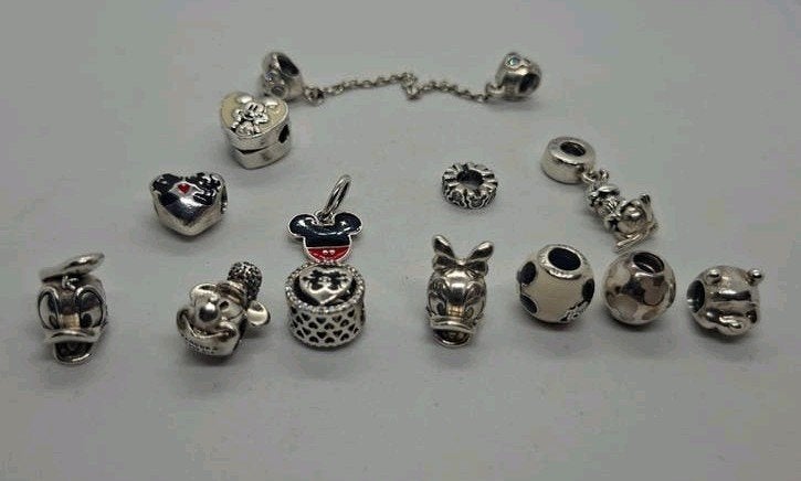 Zilveren Pandora Disney Bedels ,€30 per stuk, Pandora, Ophalen of Verzenden, 4 bedels of meer, Zilver