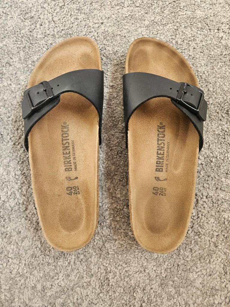 Birkenstock Madrid slippers maat 40 zwart gebruikt, Slippers, Zwart, Ophalen of Verzenden, Gedragen