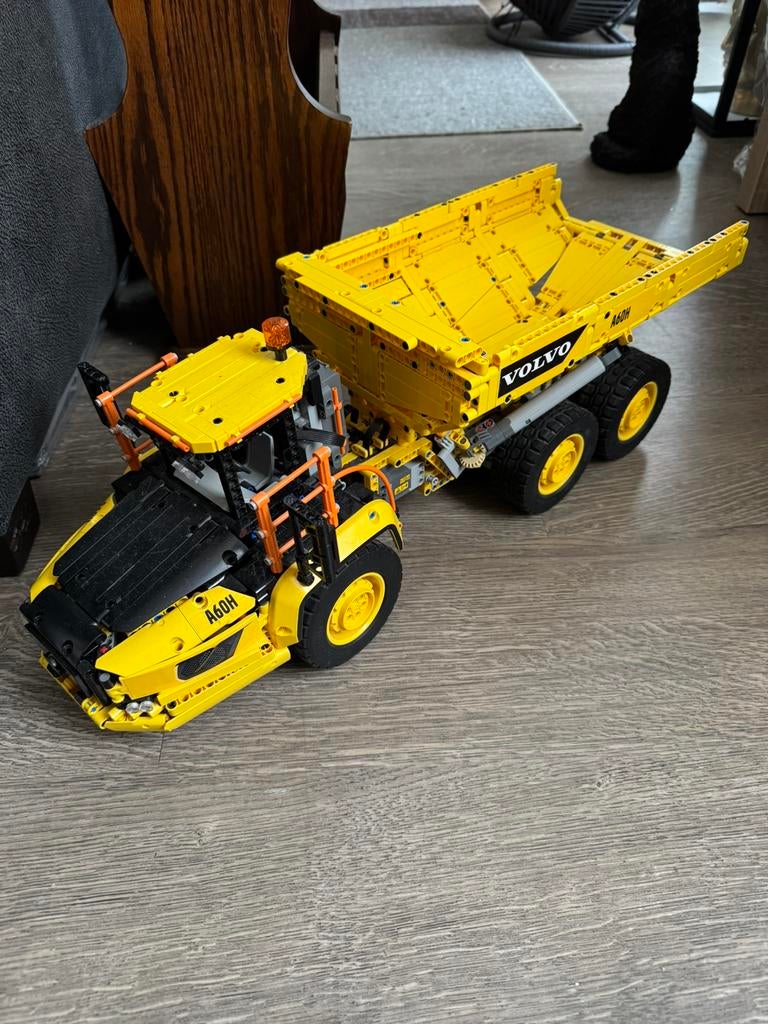 Technic 42114 volvo, Kinderen en Baby's, Speelgoed | Duplo en Lego, Ophalen, Zo goed als nieuw
