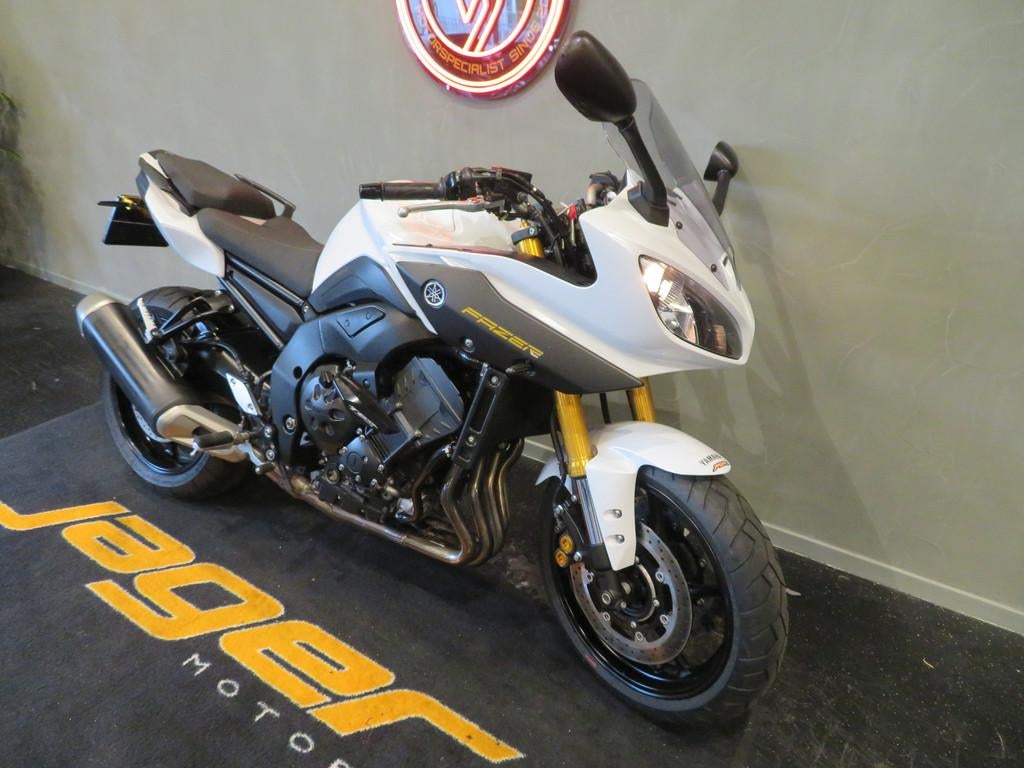 Yamaha FZ 8 FZ8 ABS SUPERSTRAK! (bj 2014), Bedrijf, Sport