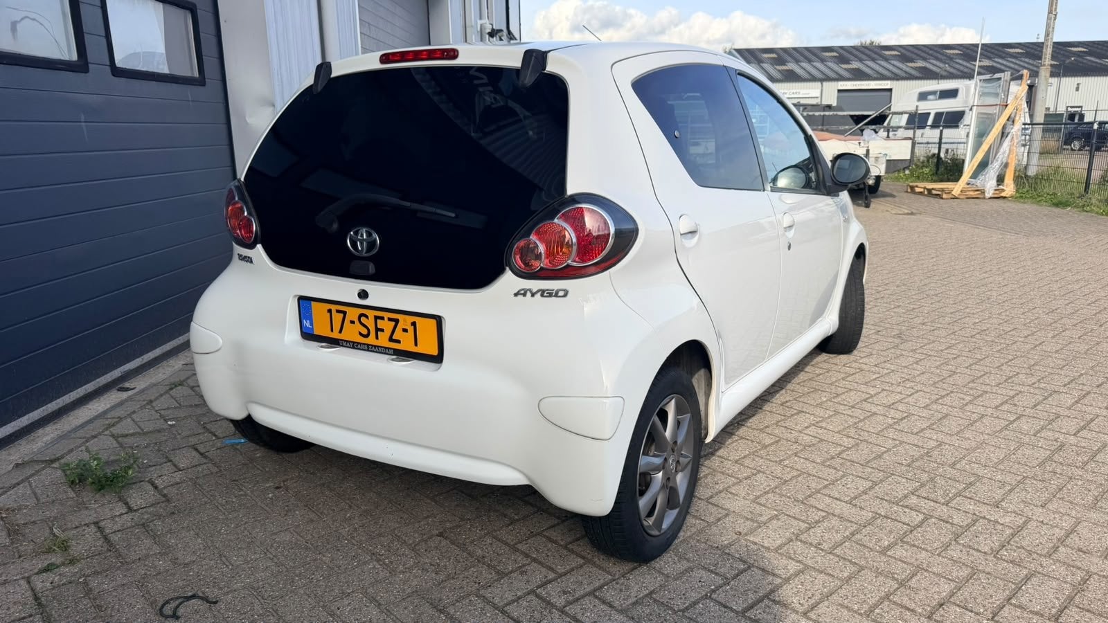 Foto 5 van Toyota Aygo 1.0-12V Dynamic Navigator - Airco - Elektrische