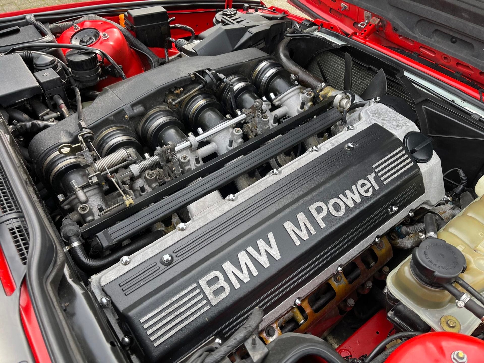 BMW M5 Touring E34 Mugello Red, foto 6