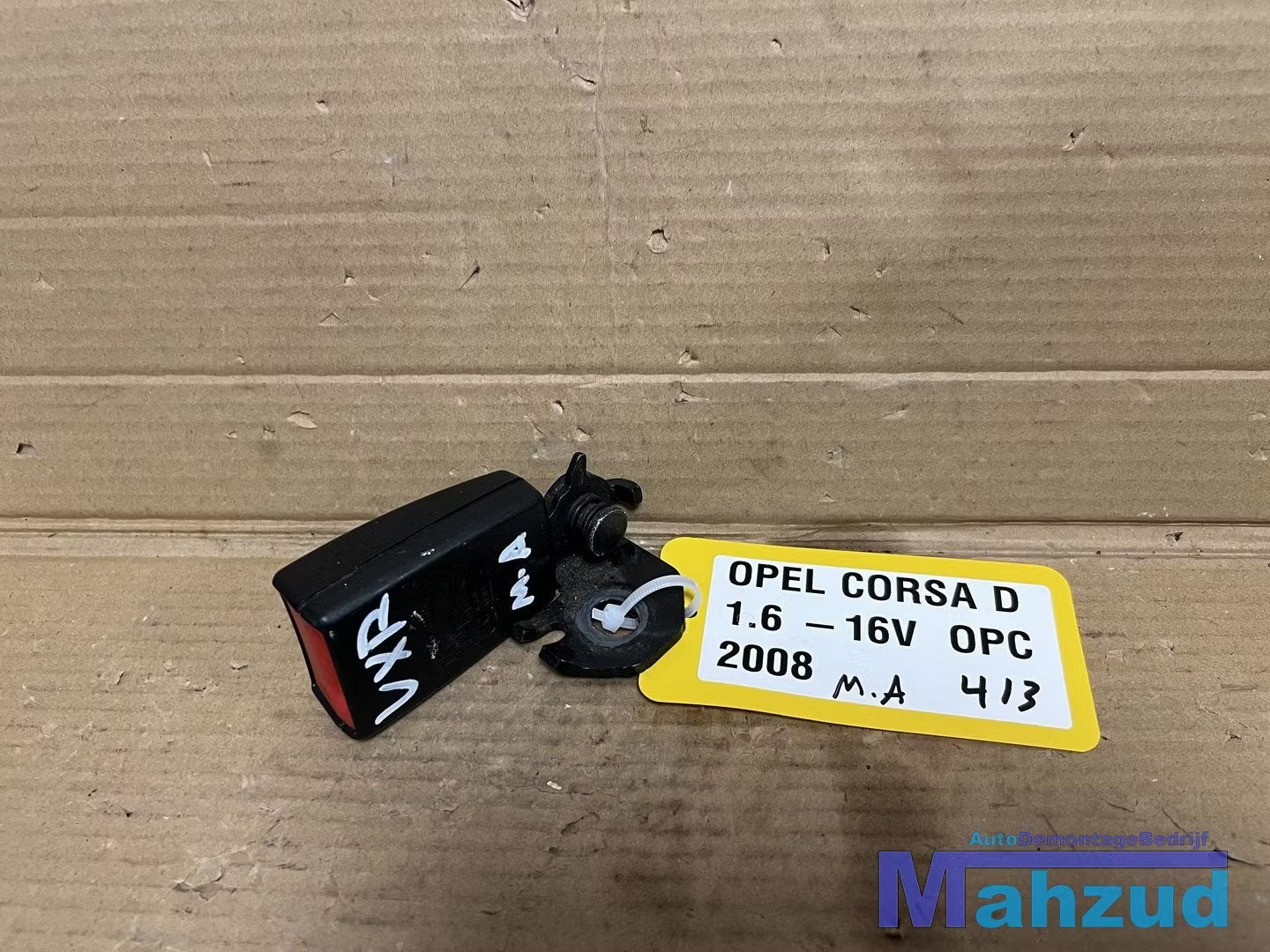 OPEL CORSA D rechts midden achter gordel sluiting 3 deurs 20, Auto-onderdelen, Gebruikt, Opel Automobile GmbH, Ophalen of Verzenden