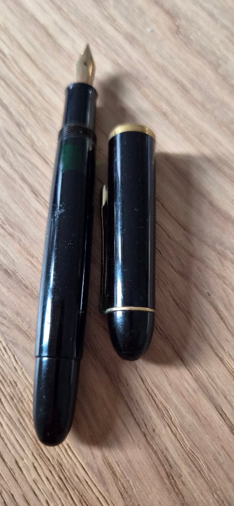 pelikaan vulpen met gouden punt, Verzamelen, Pennenverzamelingen, Ophalen, Zo goed als nieuw, Vulpen, Overige merken