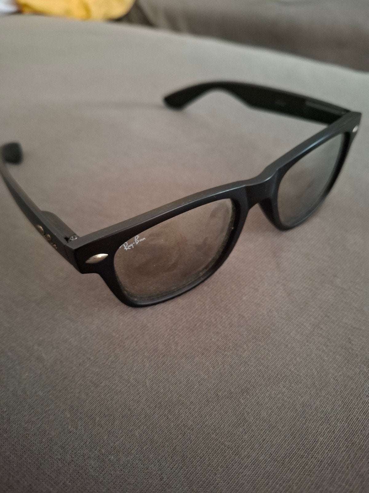 Ray-Ban Wayfarer Zonnebril Zwart - Zo goed als nieuw, Ophalen, Gebruikt, Zonnebril, Zwart