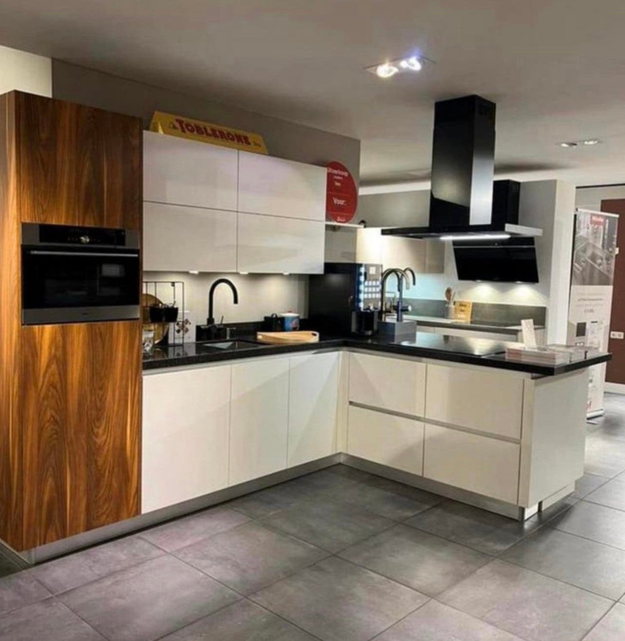 Showroom keuken, Ophalen, Zwart, Overige typen, Nieuw
