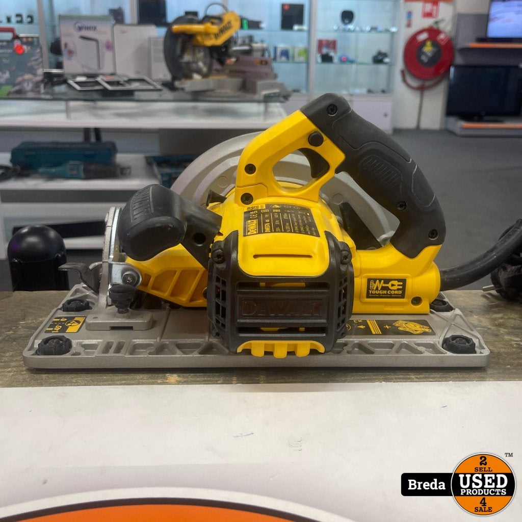 Dewalt cirkelzaag DWE576-Q5 - Zeer nette staat Incl koffer, Doe-het-zelf en Verbouw, Dewalt, Zo goed als nieuw, Support@dewalt.com