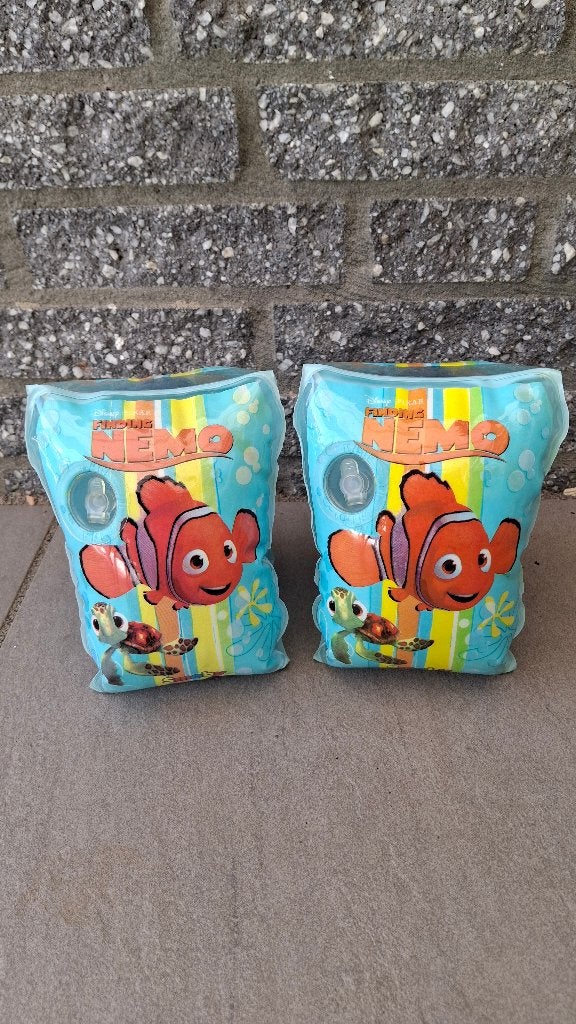 Zwemandjes Nemo 18-30 kg, Jongen of Meisje, One size, Ophalen of Verzenden, Zo goed als nieuw