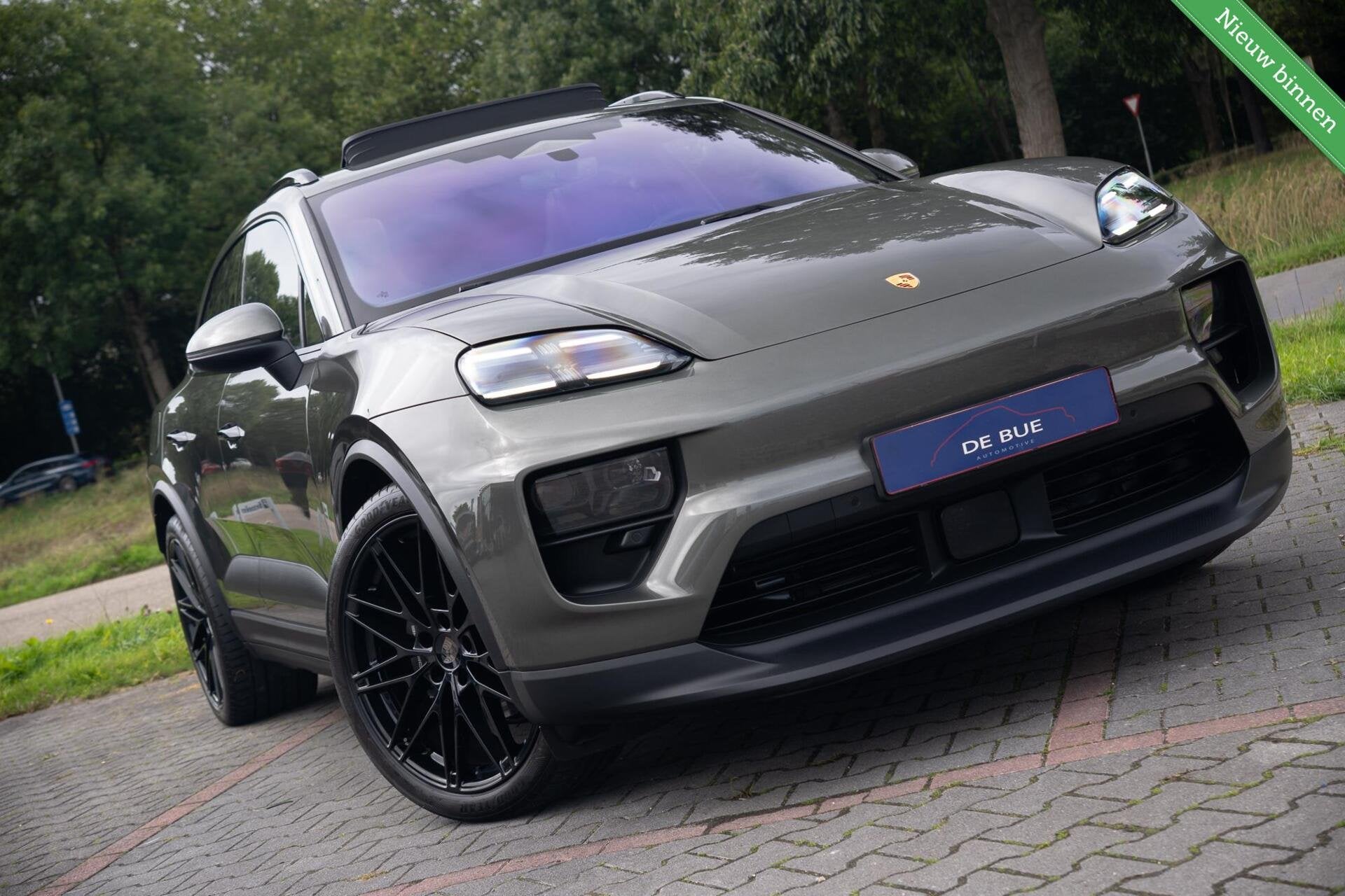 Porsche Macan 4 100 kWh|1e Eig|Org NL NAP|Achterasbesturing|, Auto's, Automaat, Dealer onderhouden, Gebruikt, 2000 kg