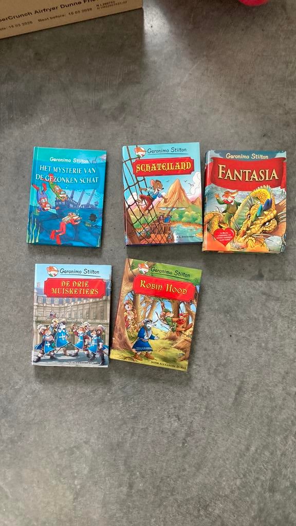 5 Geronimo Stilton boeken in nieuwstaat, Boeken, Kinderboeken | Jeugd | 10 tot 12 jaar, Ophalen of Verzenden, Zo goed als nieuw