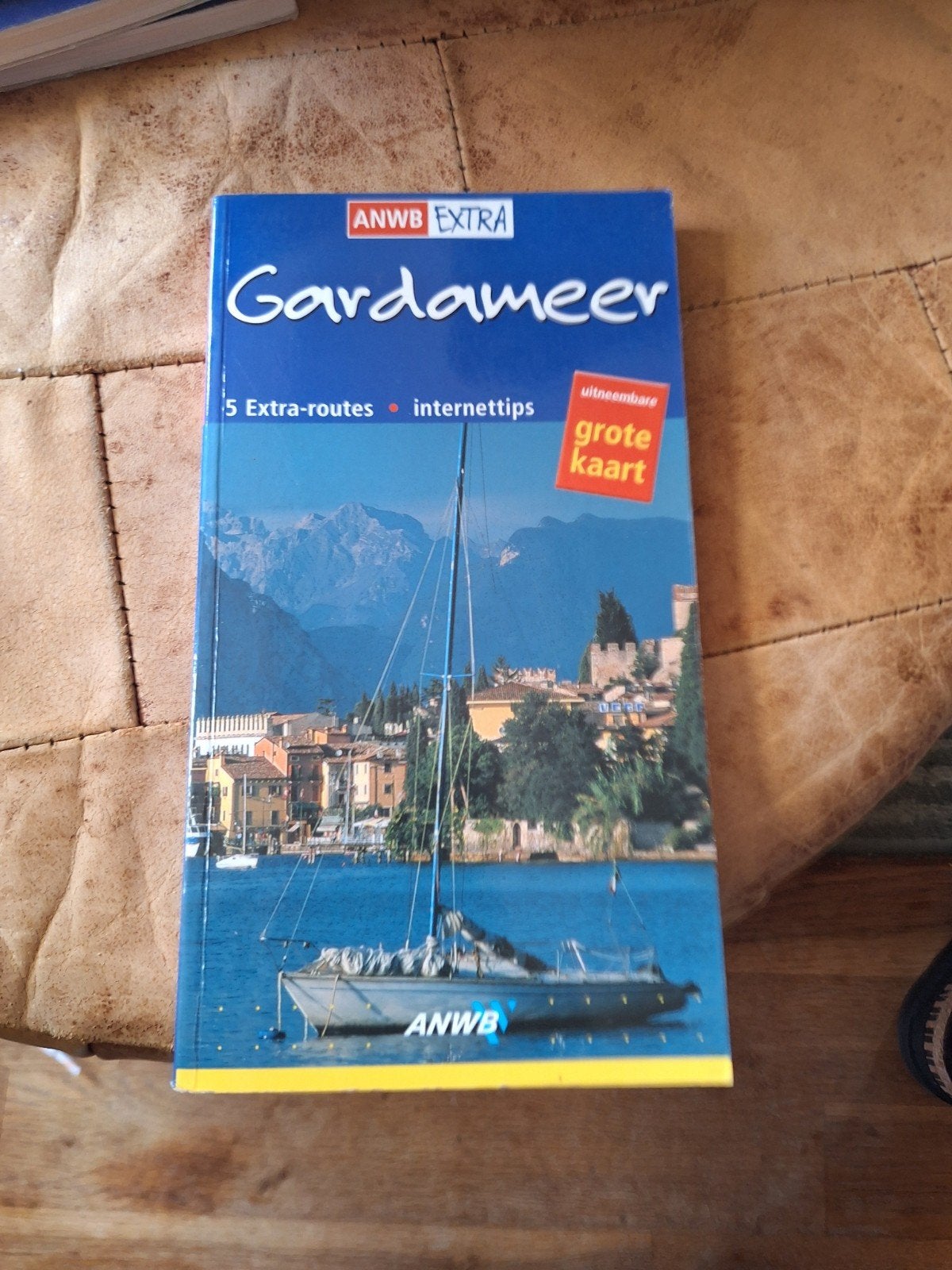 ANWB extra Reisgids Gardameer met kaart, Europa, Ophalen of Verzenden, Zo goed als nieuw, Reisgids of -boek