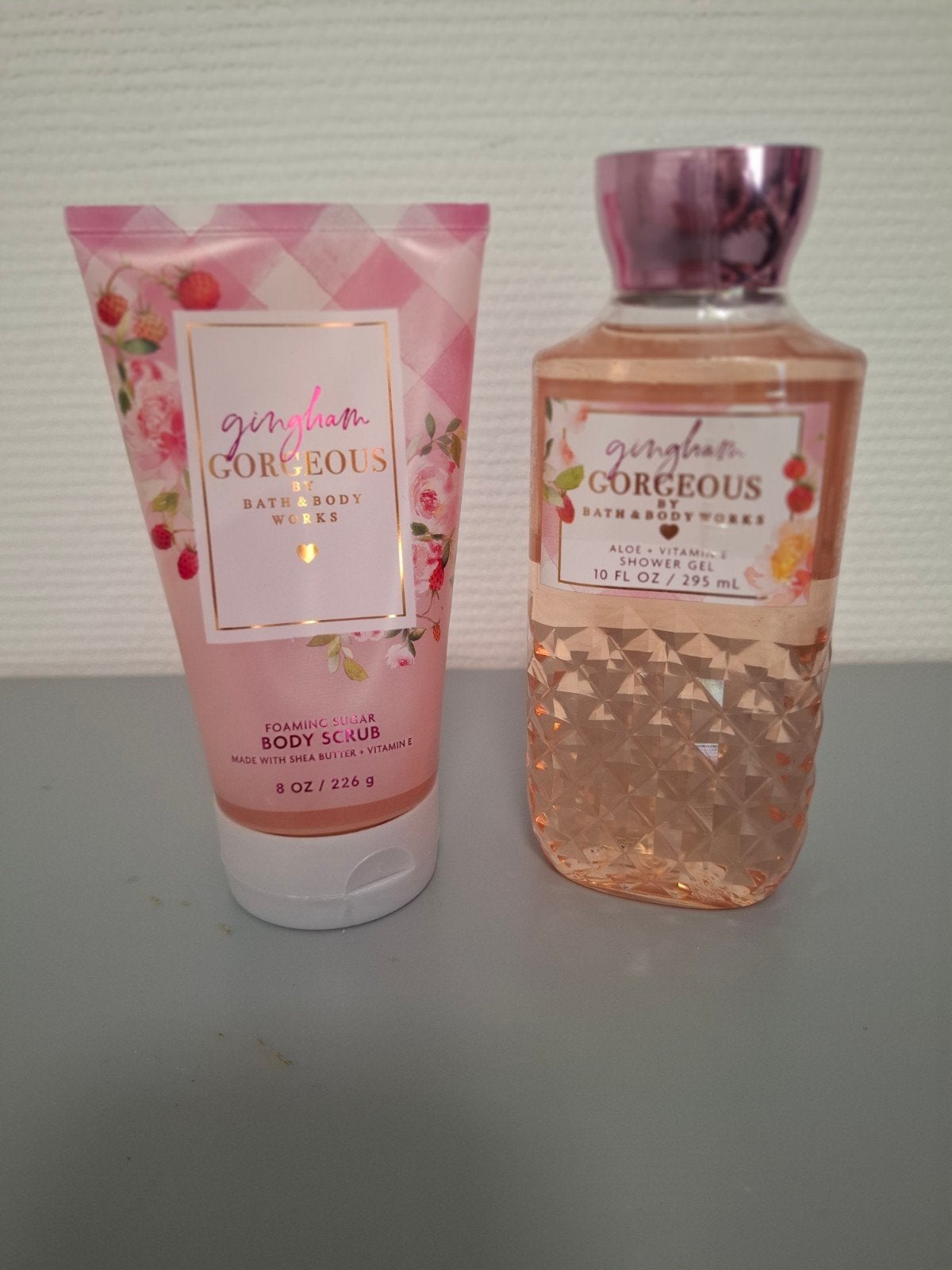 Bath & Body Works Gingham Gorgeous set: scrub en showergel, Ophalen of Verzenden, Nieuw, Bad & Douche