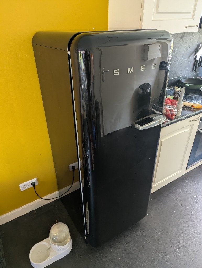 SMEG Koelkast die goed gebruikt is (FAB28LNE1), Ophalen, Gebruikt, 200 liter of meer, 60 cm of meer
