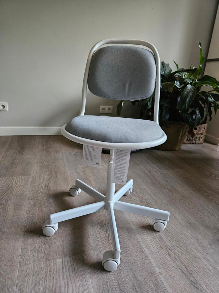 Moderne Bureaustoel - Grijs met Wit Frame ikea örfjäll, Ophalen, Zo goed als nieuw, Grijs, Bureaustoel