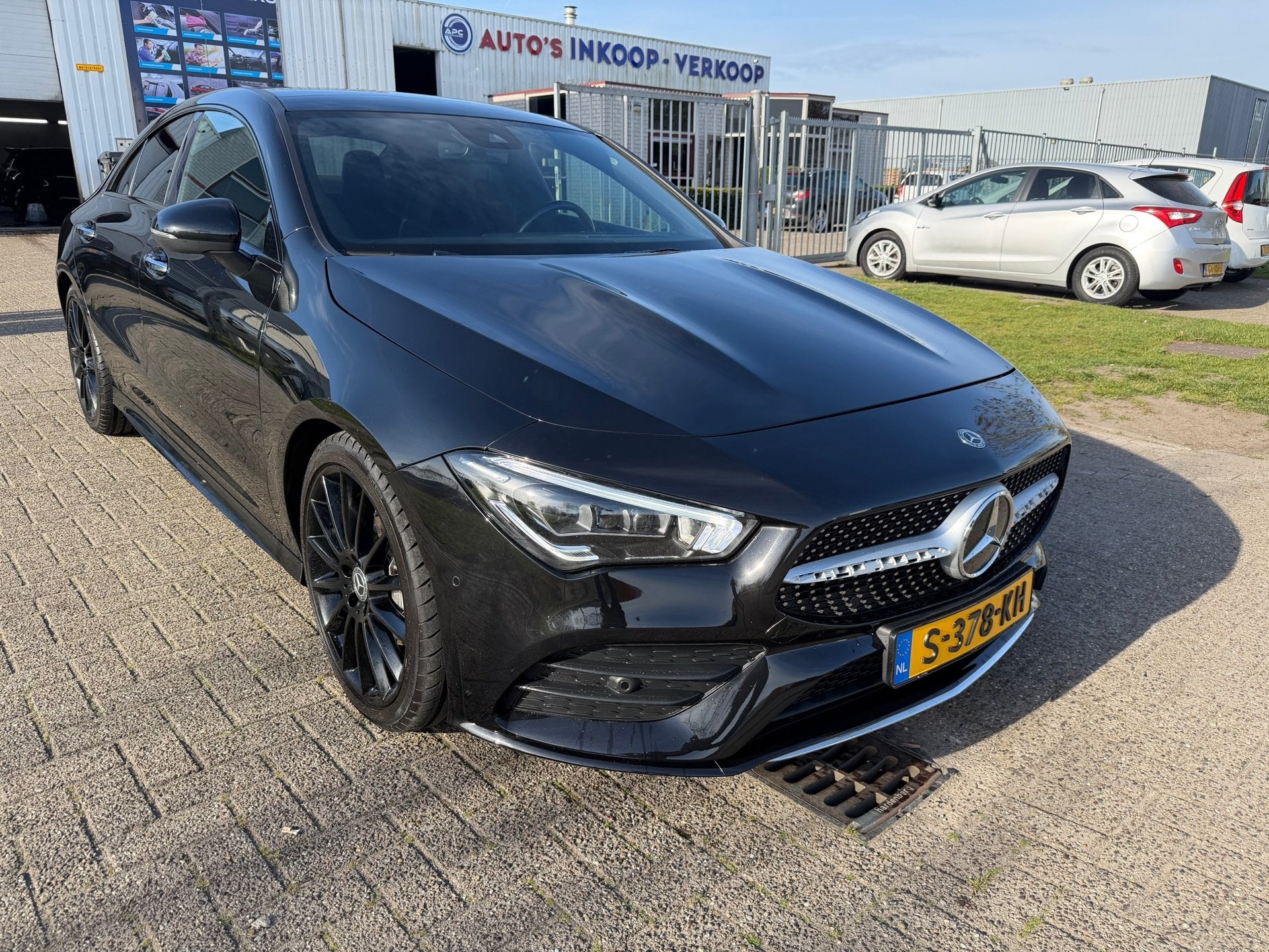 Mercedes-Benz CLA-klasse 180 d Premium Plus, Auto's, Mercedes-Benz, Gebruikt, 4 cilinders, 116 pk, Leder