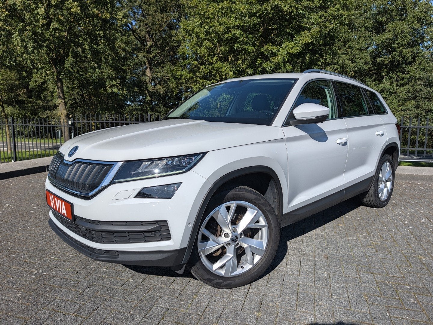 Skoda Kodiaq 1.5 TSI 150PK Style 7P. | Trekhaak | Memory | 3, Auto's, 4 cilinders, Wit, Grijs, Kodiaq