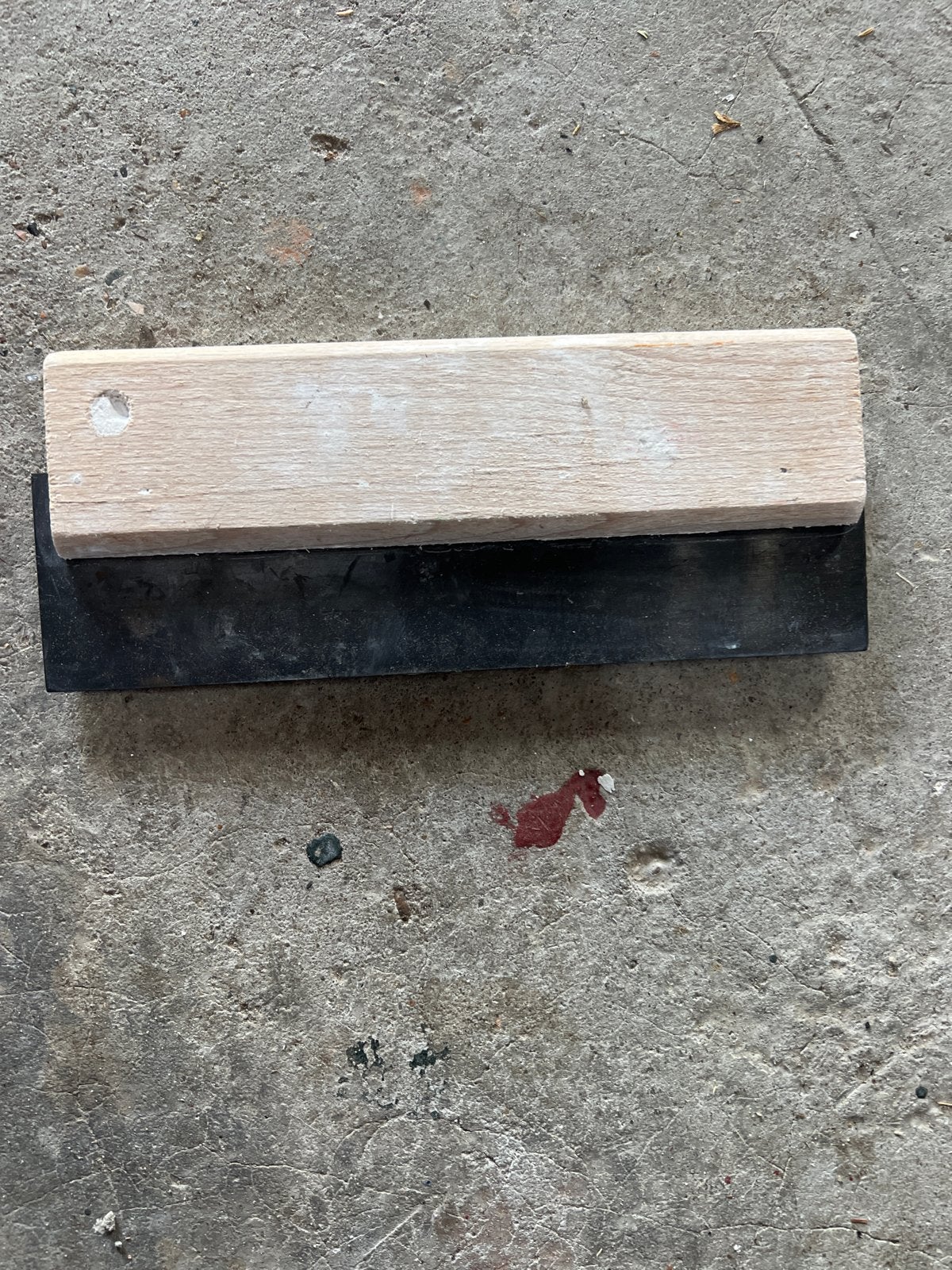 Gebruikte rubberen trekker met houten handvat, Ophalen of Verzenden, Gebruikt, Overige typen
