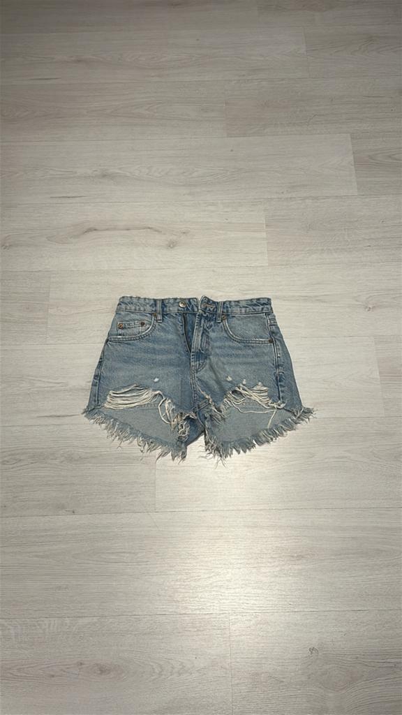 Lichtblauwe korte broek - Zara, Kleding | Dames, Broeken en Pantalons, Kort, Blauw, Nieuw, Ophalen of Verzenden