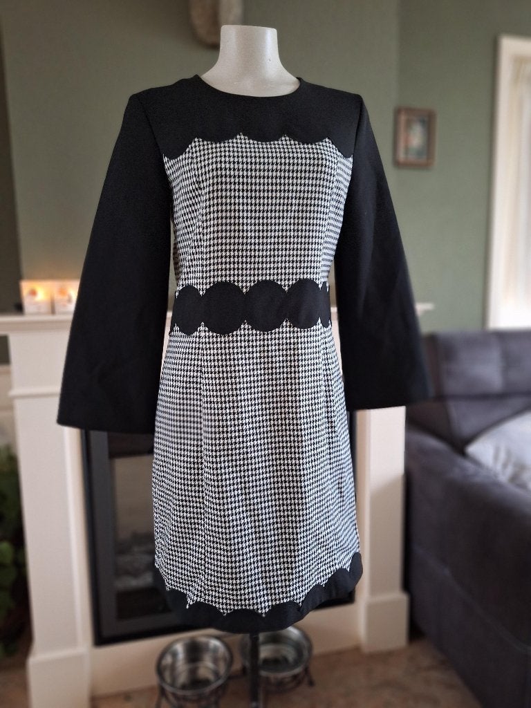 Caroline Biss jurk nieuw zwart wit schulp jurk 38, Kleding | Dames, Jurken, Maat 38/40 (M), Verzenden, Zwart, Nieuw