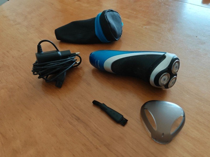 Philips Aquatouch AT890 - met ingebouwde tondeuse - ZGAN, Ophalen of Verzenden, Zo goed als nieuw, Scheren en Epileren