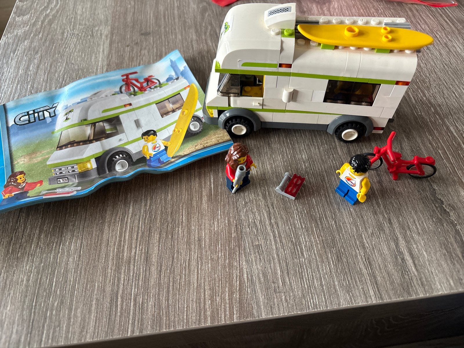 Lego City Camper 7639 met accessoires en minifiguren, Ophalen of Verzenden, Zo goed als nieuw, Overige merken