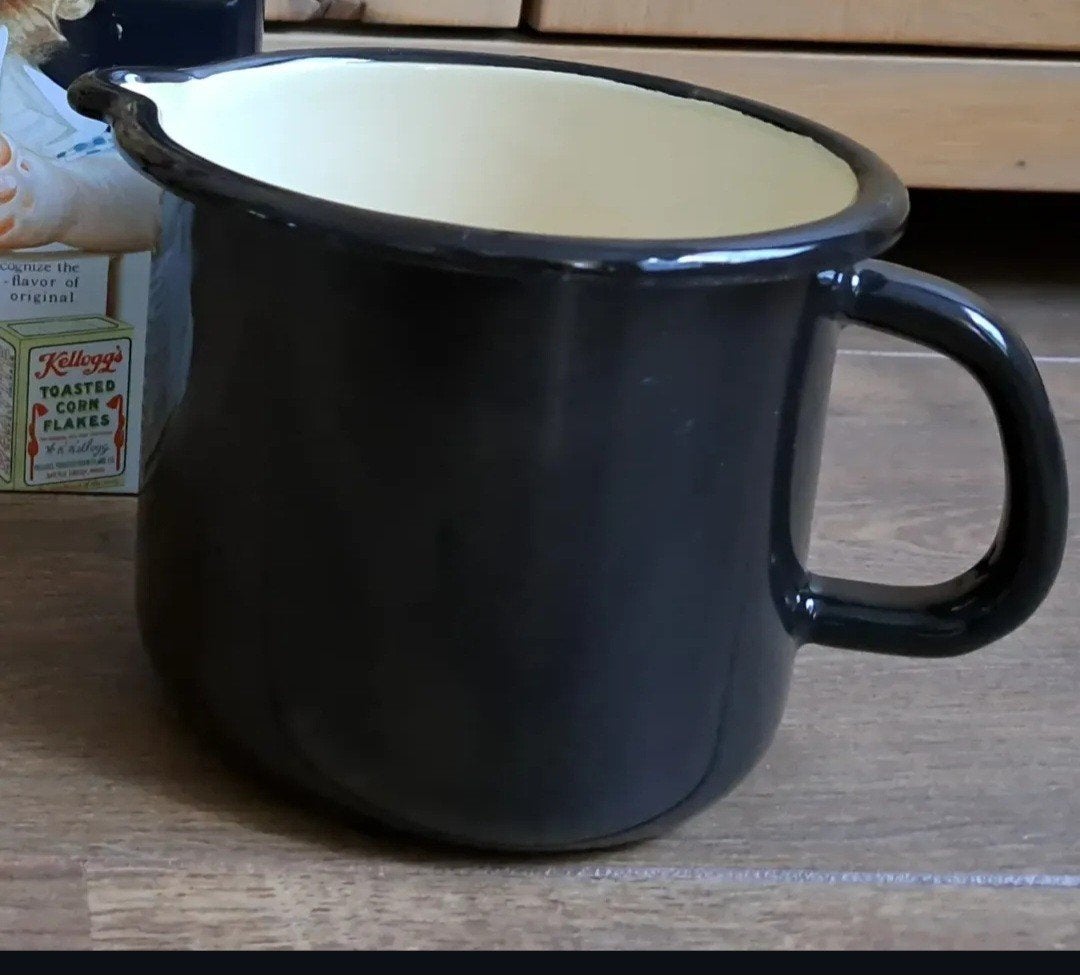 IKEA schenkkan pan zwart emaille diameter 12 cm, Ophalen of Verzenden, Zo goed als nieuw