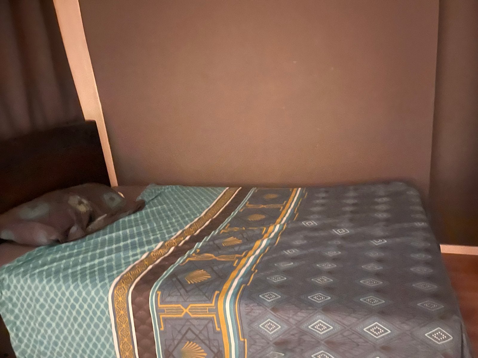Gratis Boxspring Ombouw Twijfelaar zonder matras, Gebruikt, Bruin, Ophalen of Verzenden, Twijfelaar