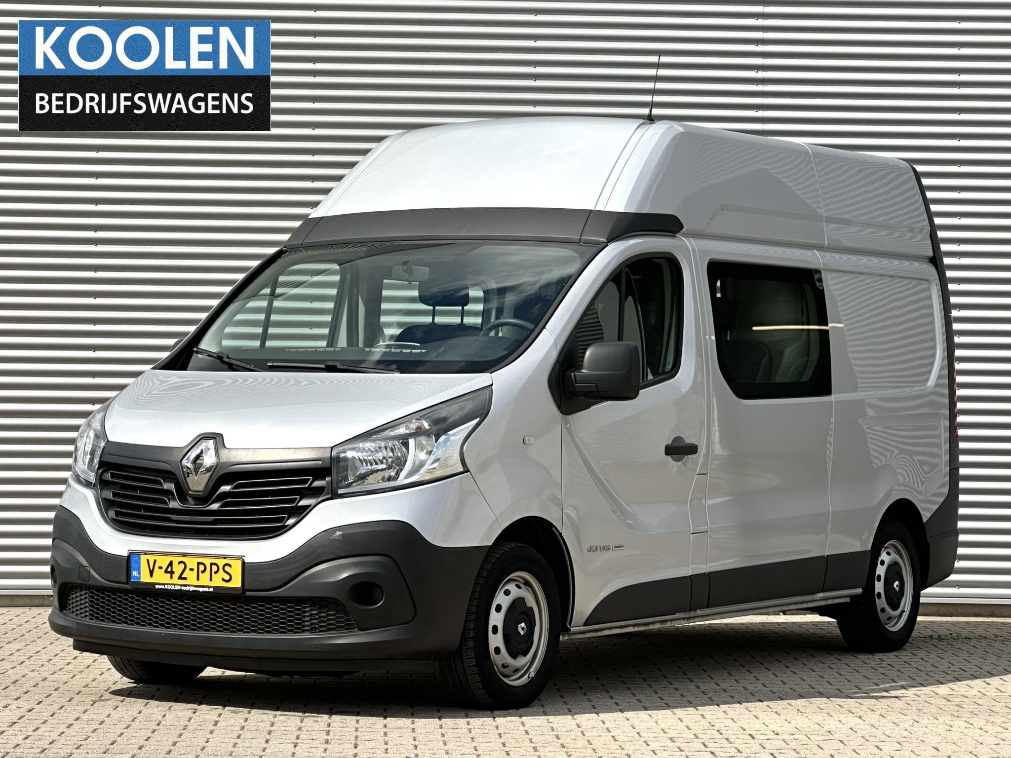 Renault Trafic 1.6 dCi T29 L2H2 DC Dubbel cabine Extra hoog, Auto's, Voorwielaandrijving, Gebruikt, Euro 6, 4 cilinders
