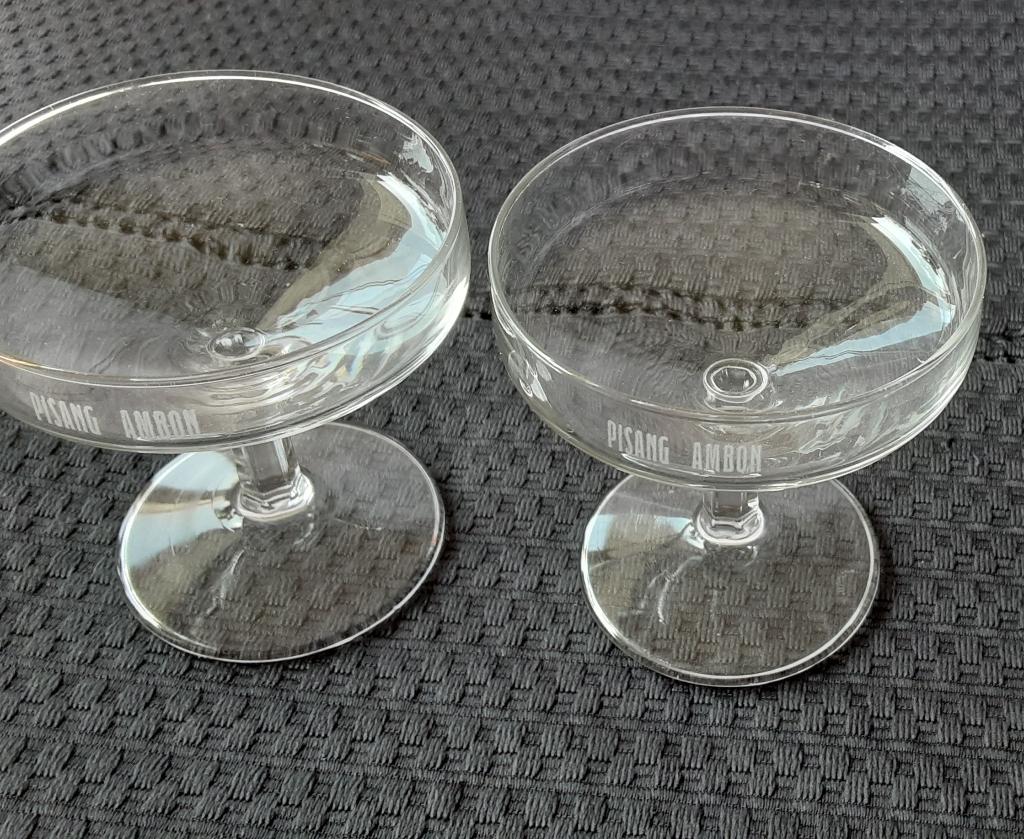 PISANG AMBON glaasjes op hoge voet, 2 stuks, Ophalen of Verzenden, Zo goed als nieuw, Borrel- of Shotglas