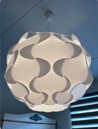 2 Witte IKEA Fillsta plafondlampen: grote lamp, Huis en Inrichting, Lampen | Hanglampen, Ophalen, Kunststof, Gebruikt, 50 tot 75 cm