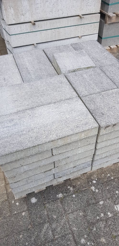 Hele nette partij Betontegels grijs met een werkje te koop, Ophalen, 5 tot 10 m², Zo goed als nieuw, Nvt