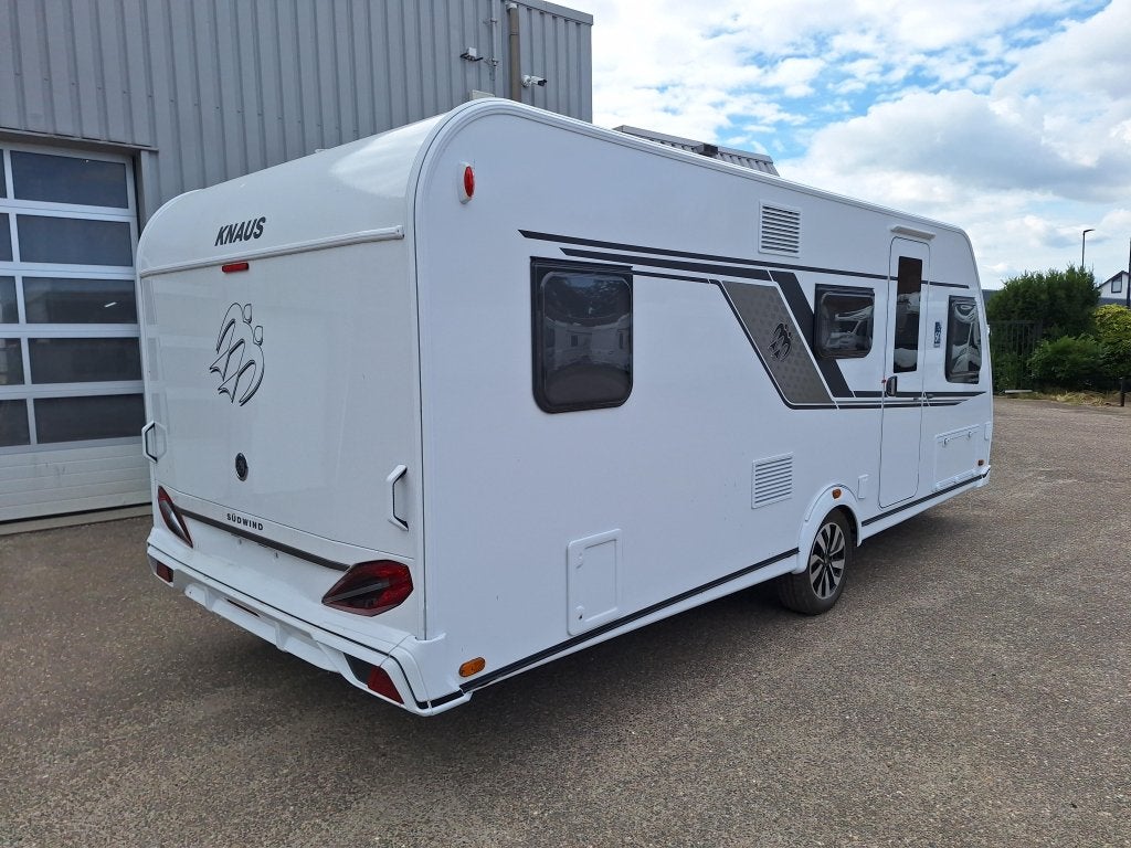 Knaus Sudwind 60 Years 580 QS STAPELBED / VASTBED, Caravans en Kamperen, Caravans, Schokbreker, Bedrijf, Meer dan 6, 6 tot 7 meter