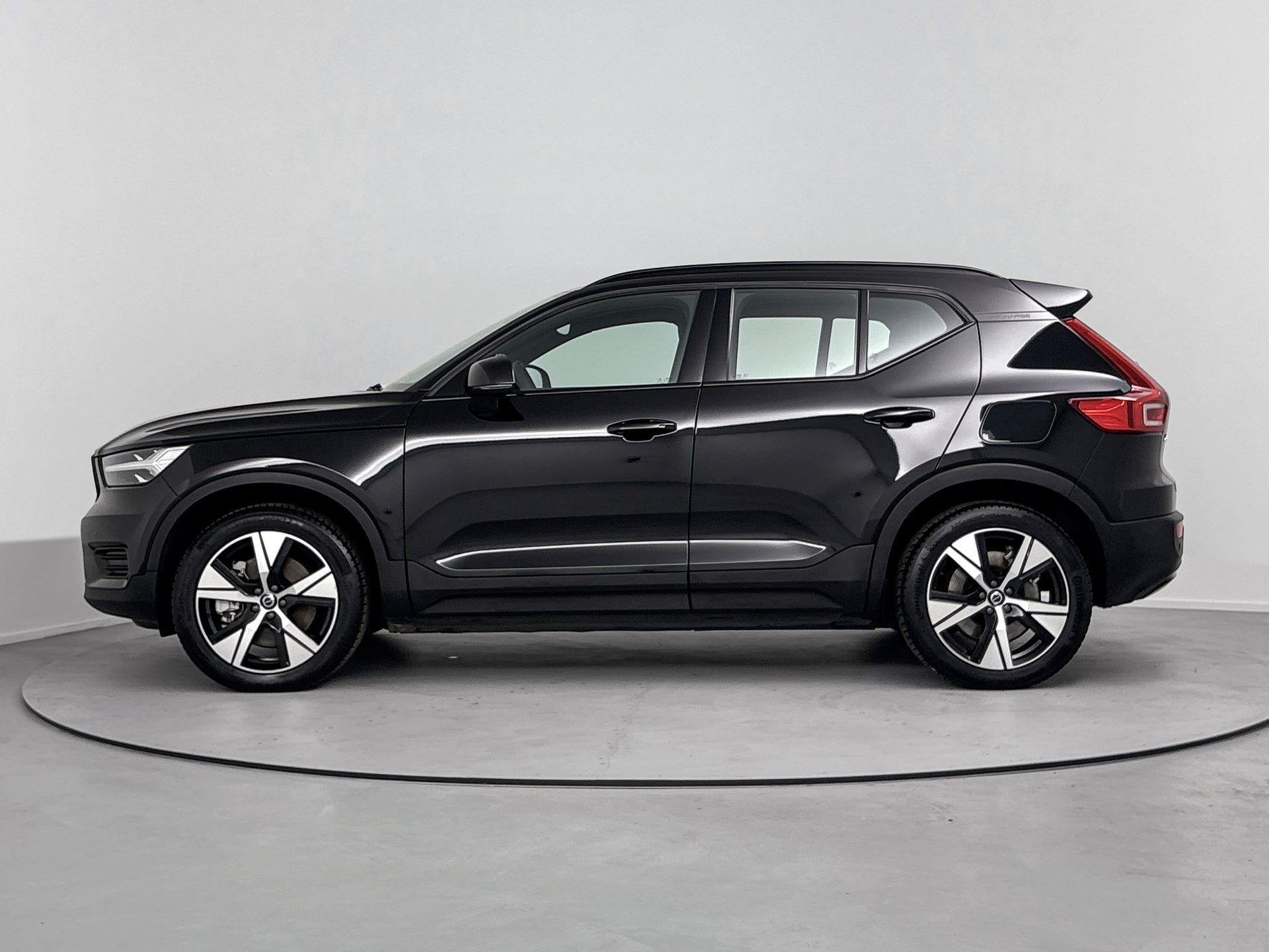 Volvo XC40 Recharge Twin Plus | Trekhaak | 1e Eigenaar | Ori, Auto's, Volvo, 12 maanden, 40 min, Zwart, Origineel Nederlands
