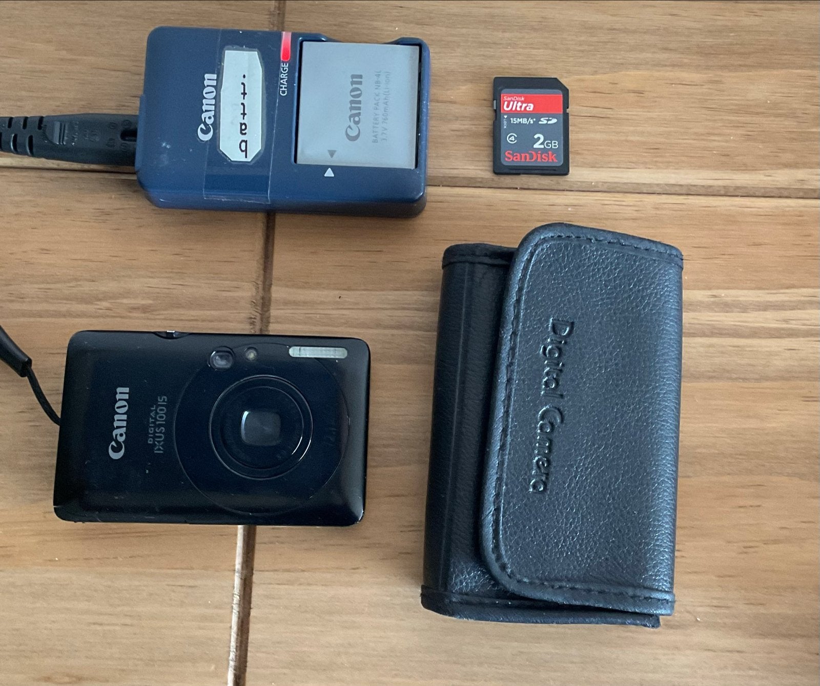 Canon Digital IXUS 100 IS Compactcamera met accessoires, Ophalen, Gebruikt, Canon, Compactcamera
