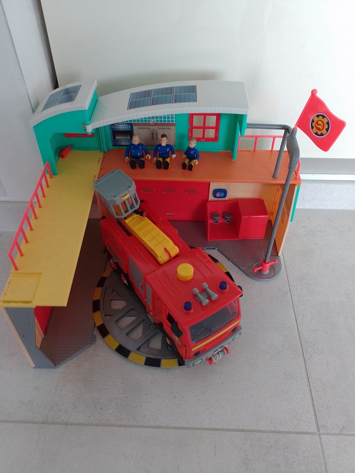 Brandweerman Sam Brandweerkazerne met Jupiter brandweerwagen, Ophalen of Verzenden, Gebruikt