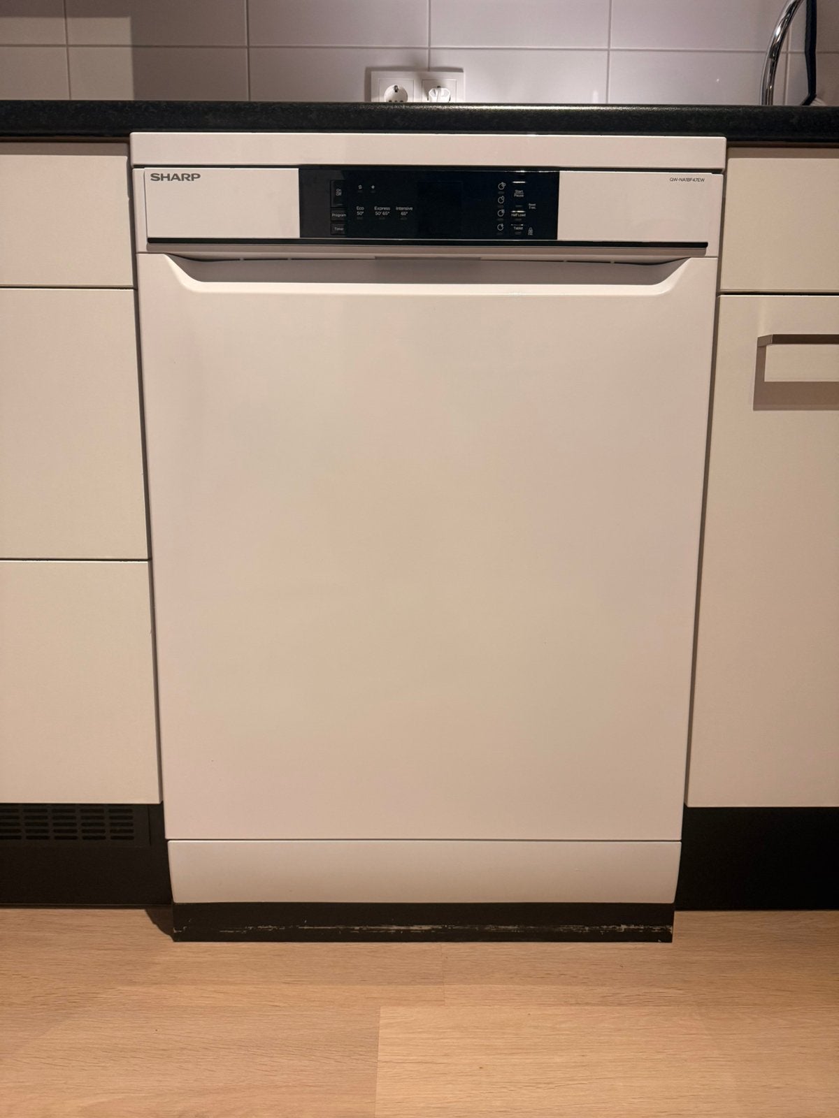 SHARP vrijstaande/onderbouw vaatwasser, Ophalen, Zo goed als nieuw, Minder dan 85 cm