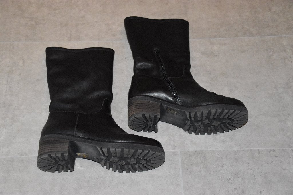 prachtige zgan zwarte leren gevoerde laarzen maat 42 Omoda, Zwart, Omoda, Ophalen of Verzenden, Sneakers of Gympen
