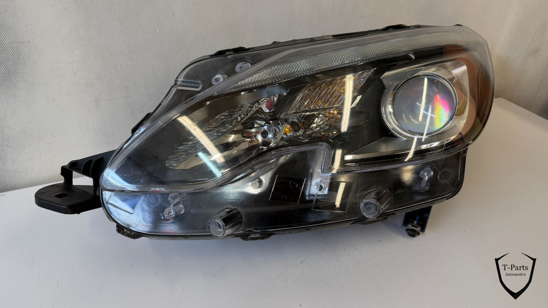 peugeot 2008 koplamp links lamp 9825313980, Auto-onderdelen, Taurusavenue 1
2132 LS  Hoofddorp, NL, Gebruikt, Contact.group@renault.com