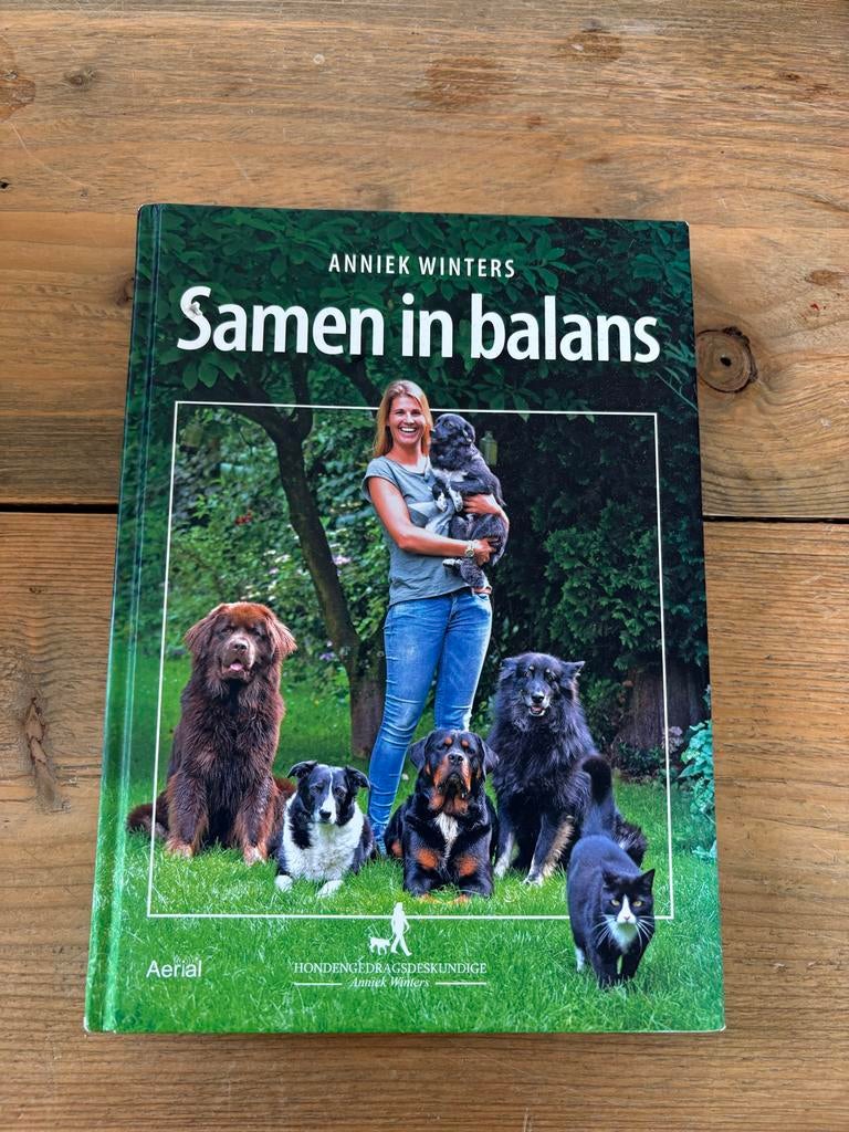 Samen in balans - Annick Winters (Hondenboek), Ophalen of Verzenden, Zo goed als nieuw, Honden