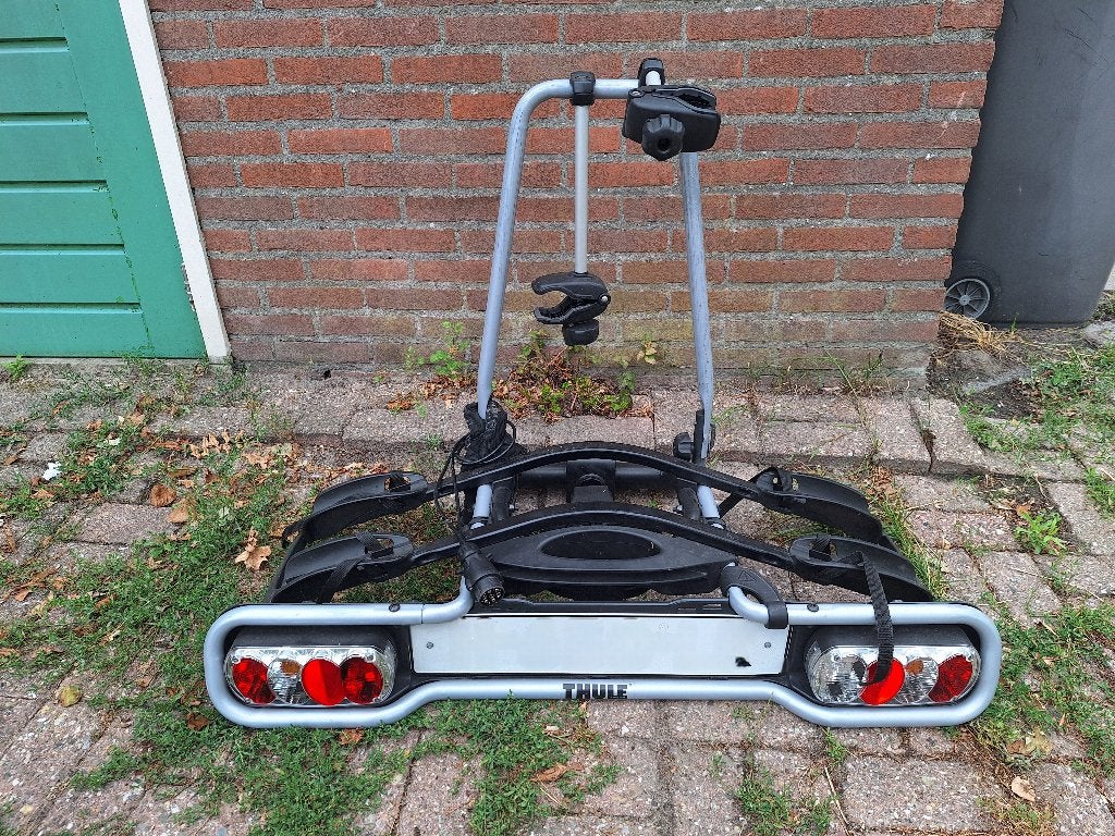 Thule fietsendrager ER940 met slot en verlichting, Ophalen, 2 fietsen, Zo goed als nieuw, Trekhaakdrager