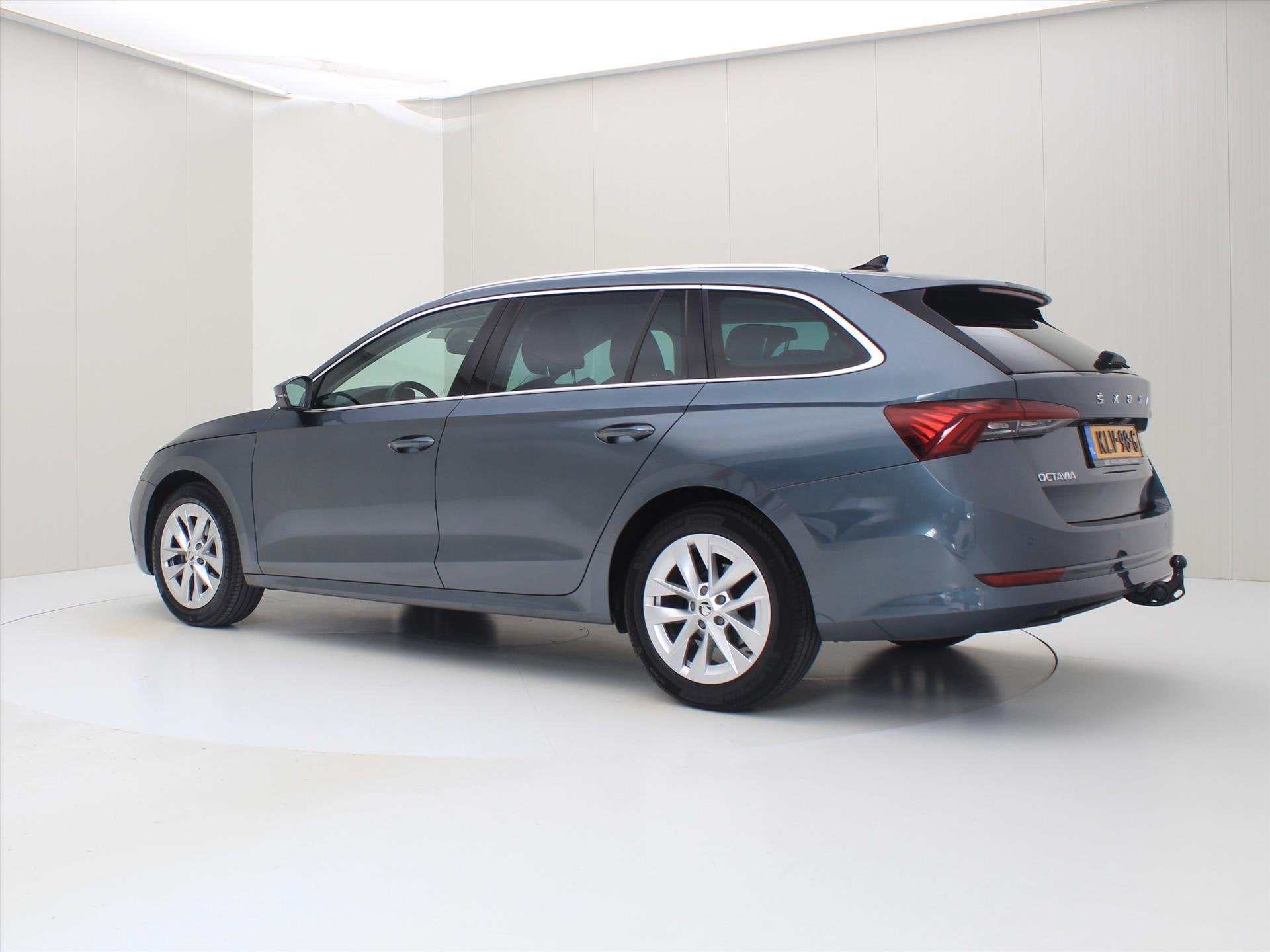 Skoda Octavia Combi 1.0 e-TSI 110PK DSG7 Style [ TREKHAAK+AC, Automaat, Stof, Gebruikt, 1253 kg