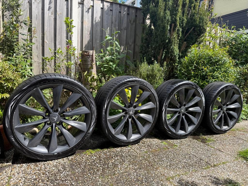 Originele 21” Tesla Model S breedset – Vredestein - Turbine, Auto-onderdelen, Banden en Velgen, Ophalen, Gebruikt, 265 mm, Banden en Velgen