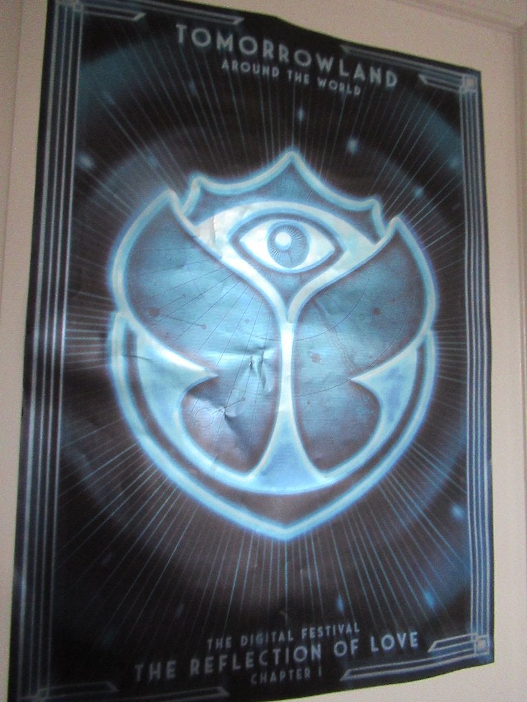 poster TOMORROWLAND and the World, digital festival, Verzamelen, Ophalen of Verzenden, A1 t/m A3, Muziek, Rechthoekig Staand