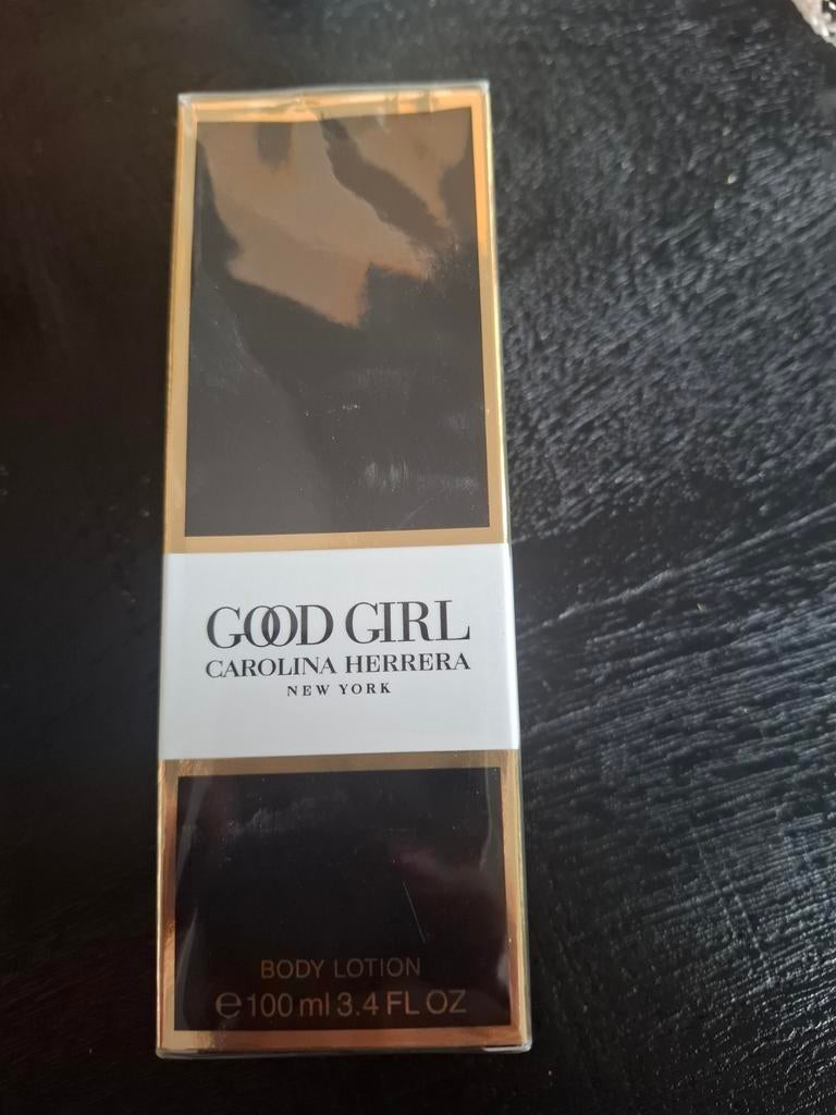 Carolina Herrera  body lotion, Ophalen of Verzenden, Nieuw