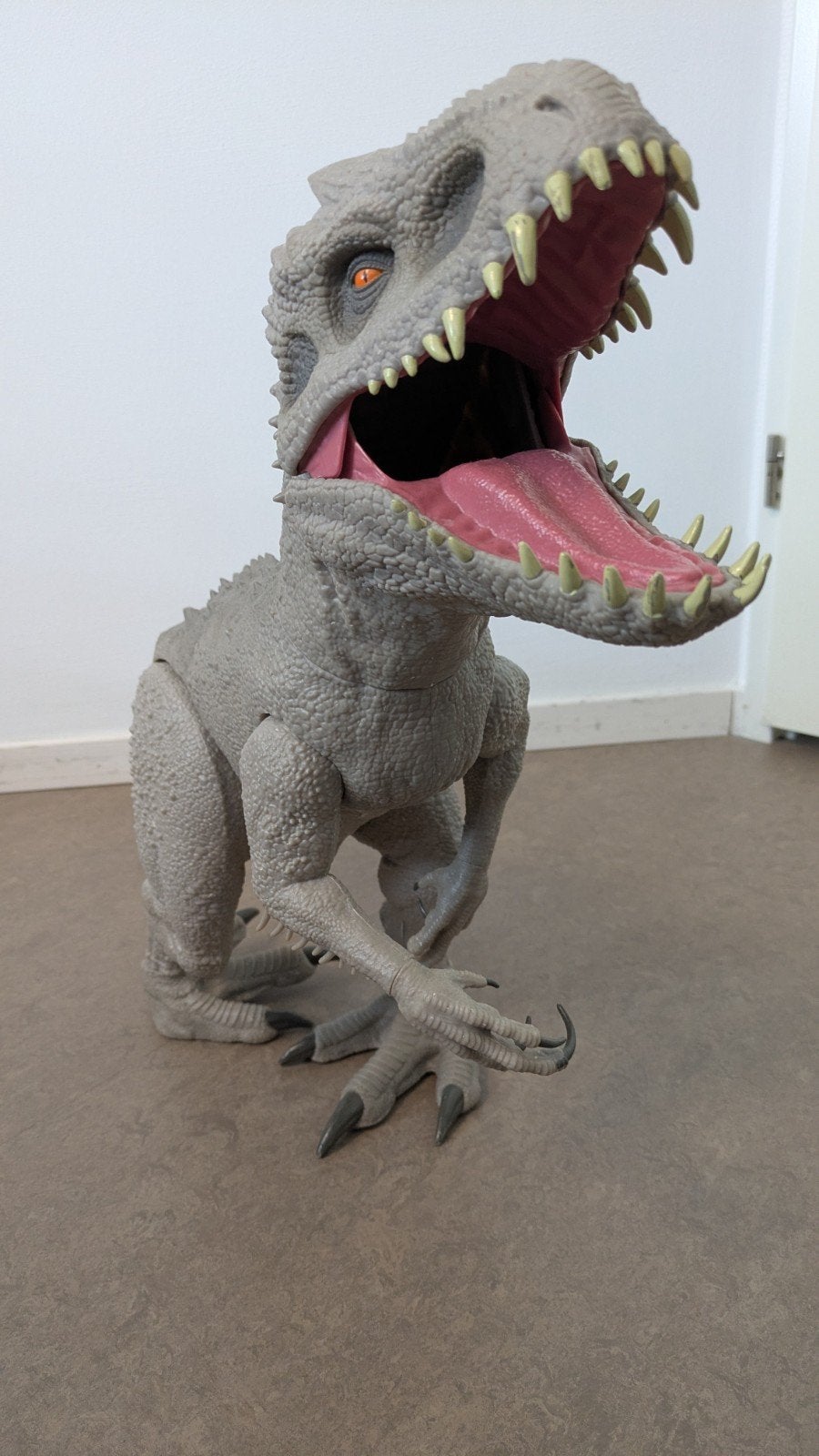 Dino Jurassic World Indominus T-rex, Ophalen, Gebruikt