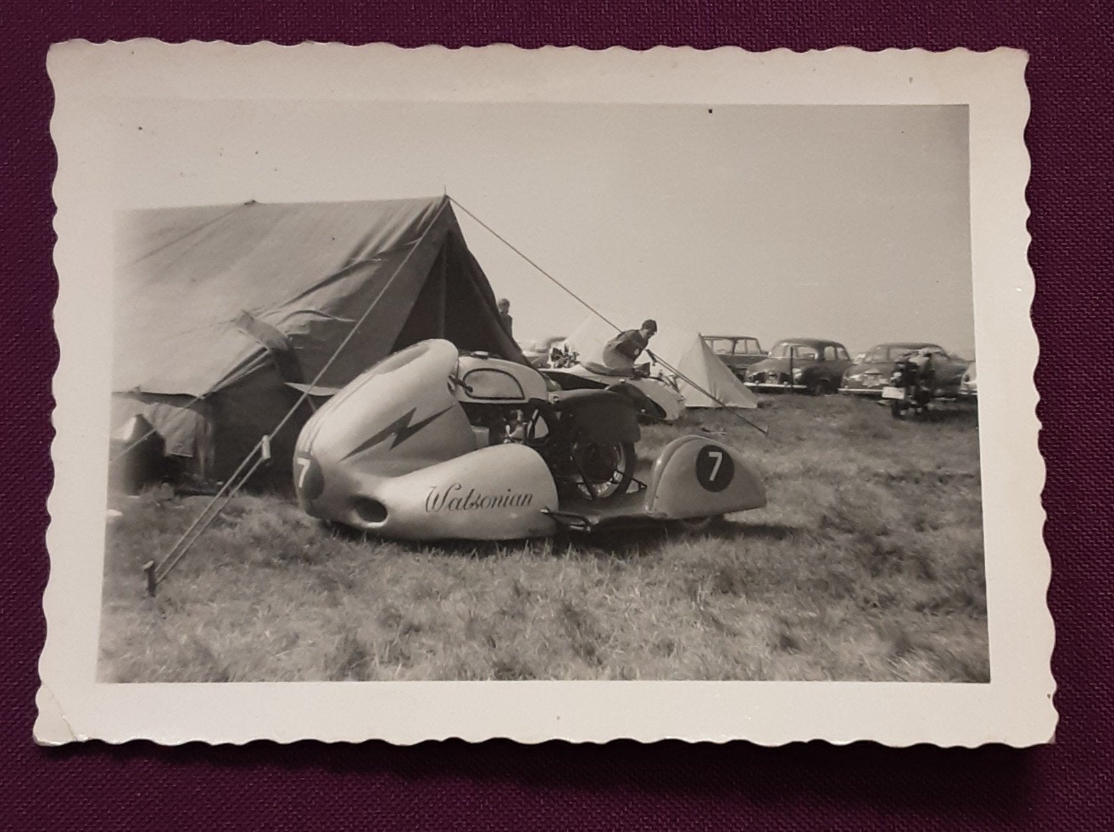 Jaren '50 TT Assen Paddock Foto Zijspan Watsonian #7, Ophalen of Verzenden, Zo goed als nieuw, Motoren